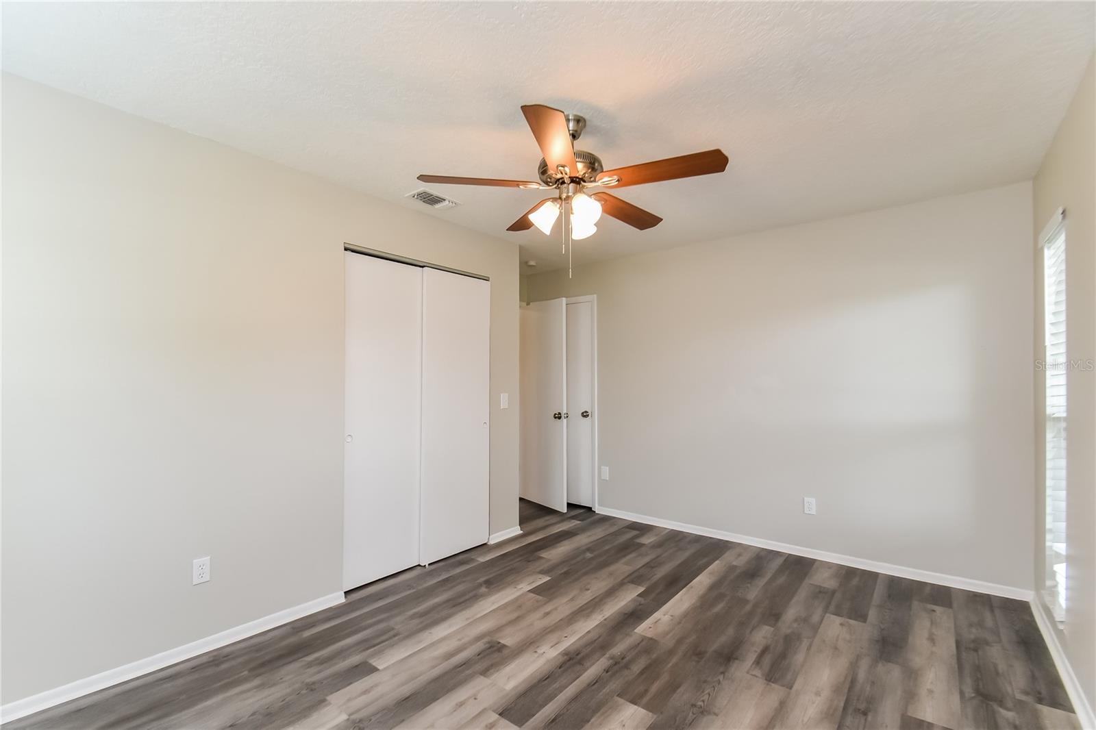 Image 12 of 16 For 903 Ashwood Court