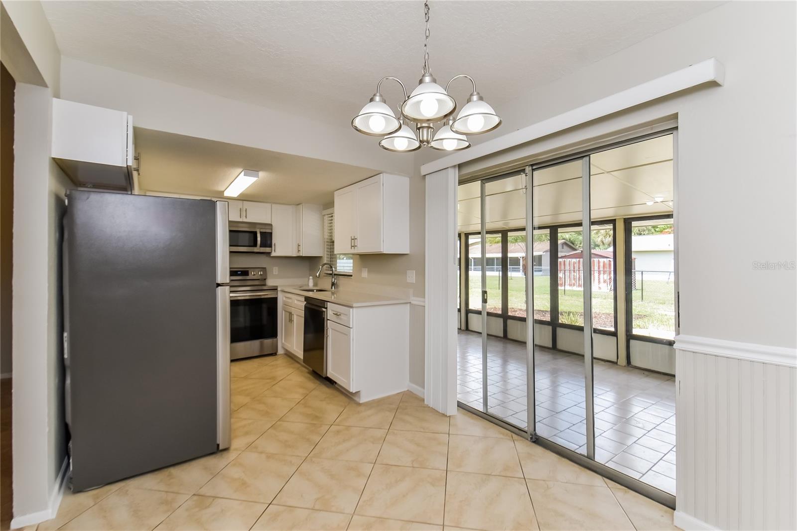 Image 6 of 16 For 903 Ashwood Court