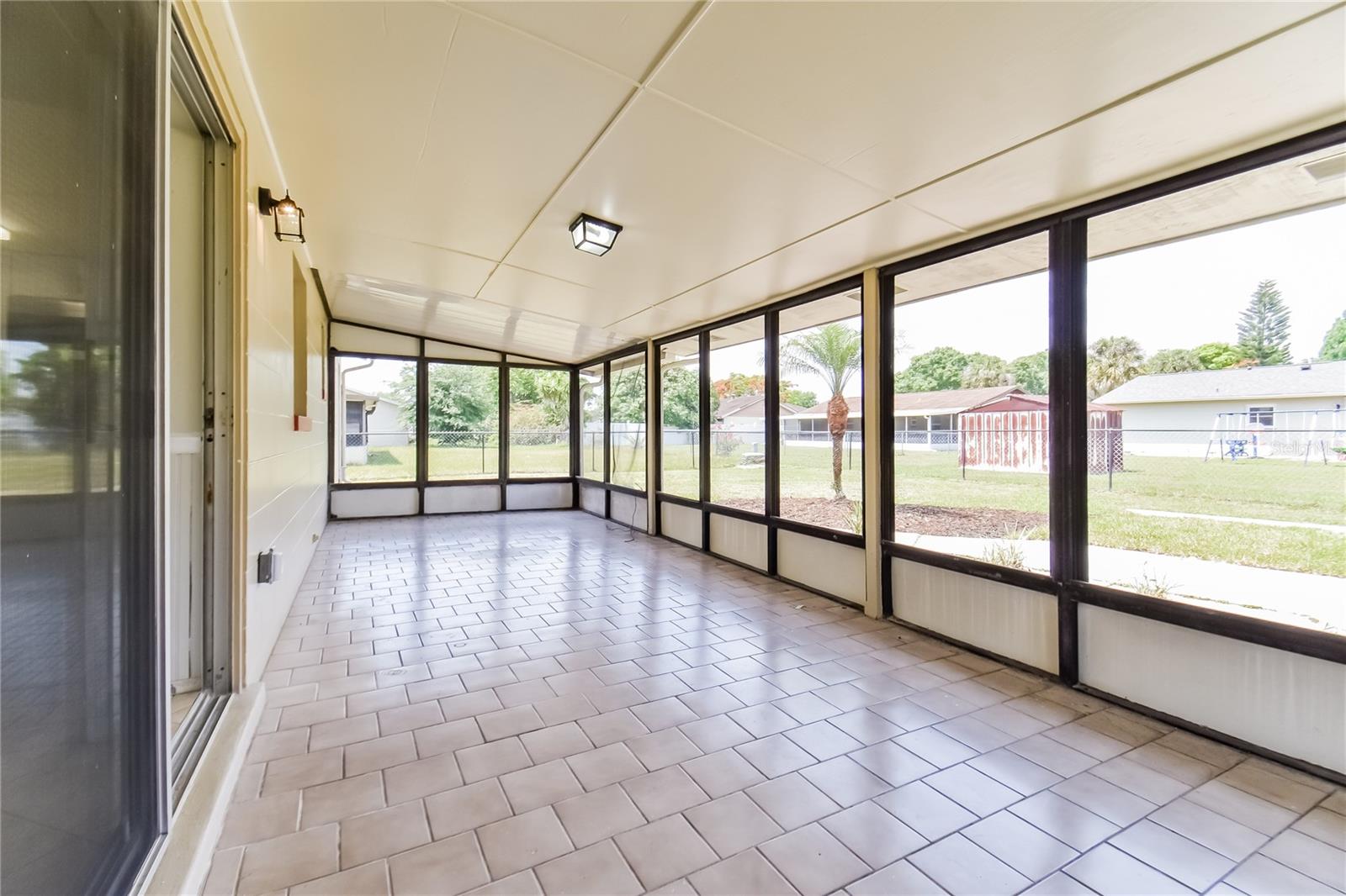 Image 8 of 16 For 903 Ashwood Court