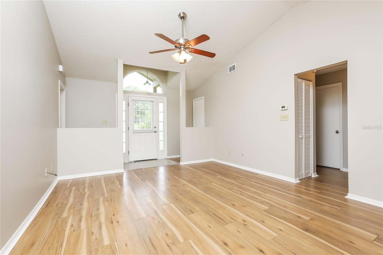 Image 3 of 15 For 109 Sumter Street