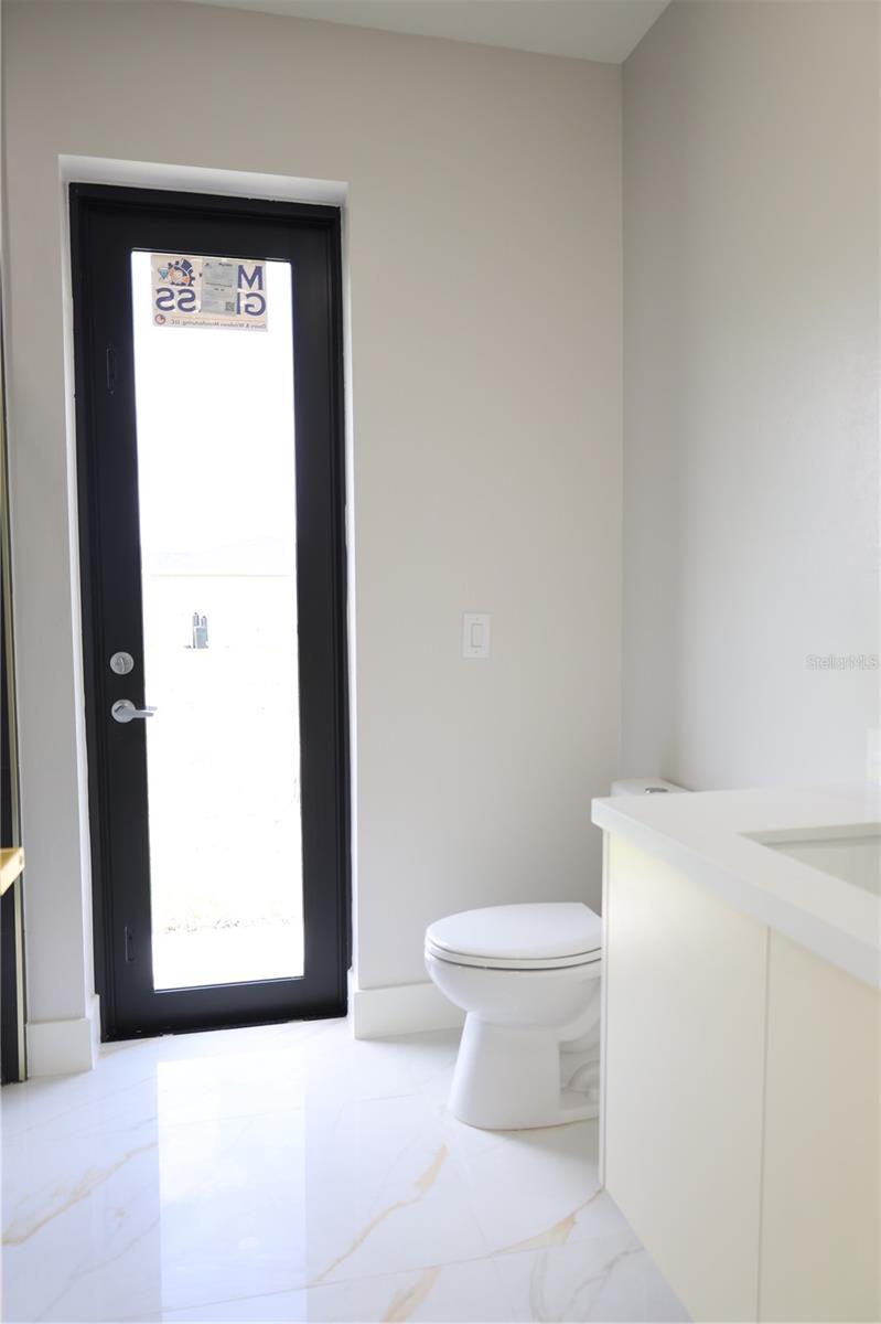 Image 41 of 50 For 438 Rathburn Street