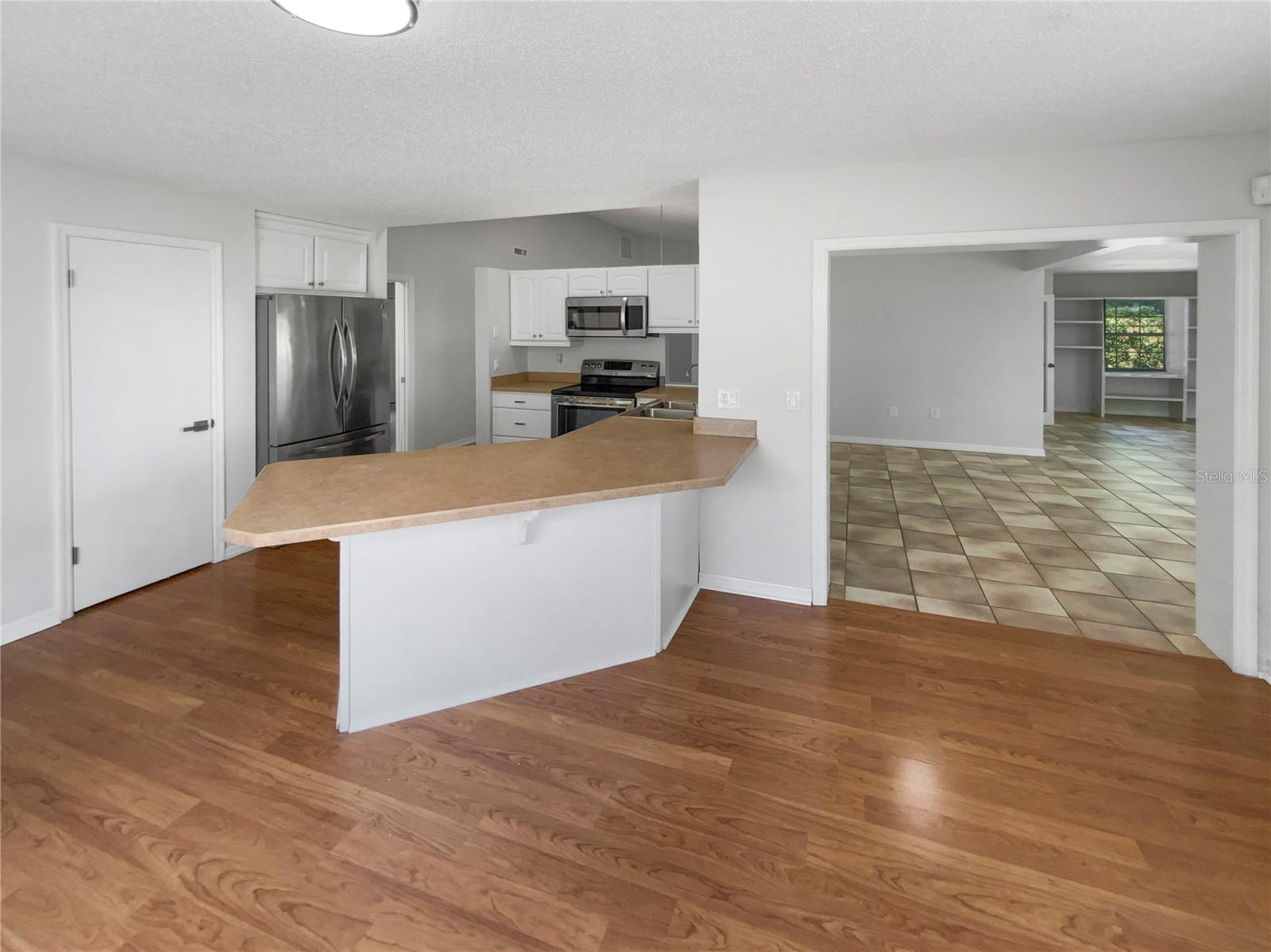 Image 23 of 32 For 9345 Buttonwood Street