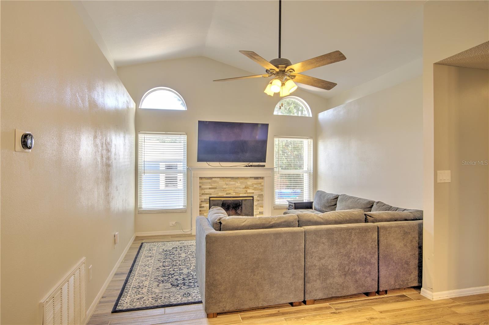 Image 20 of 53 For 2850 Babylon Court