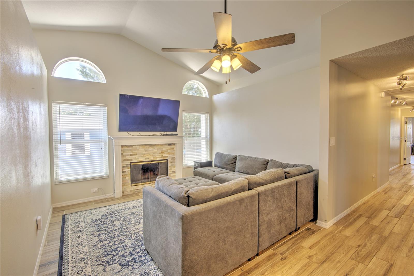 Image 21 of 53 For 2850 Babylon Court