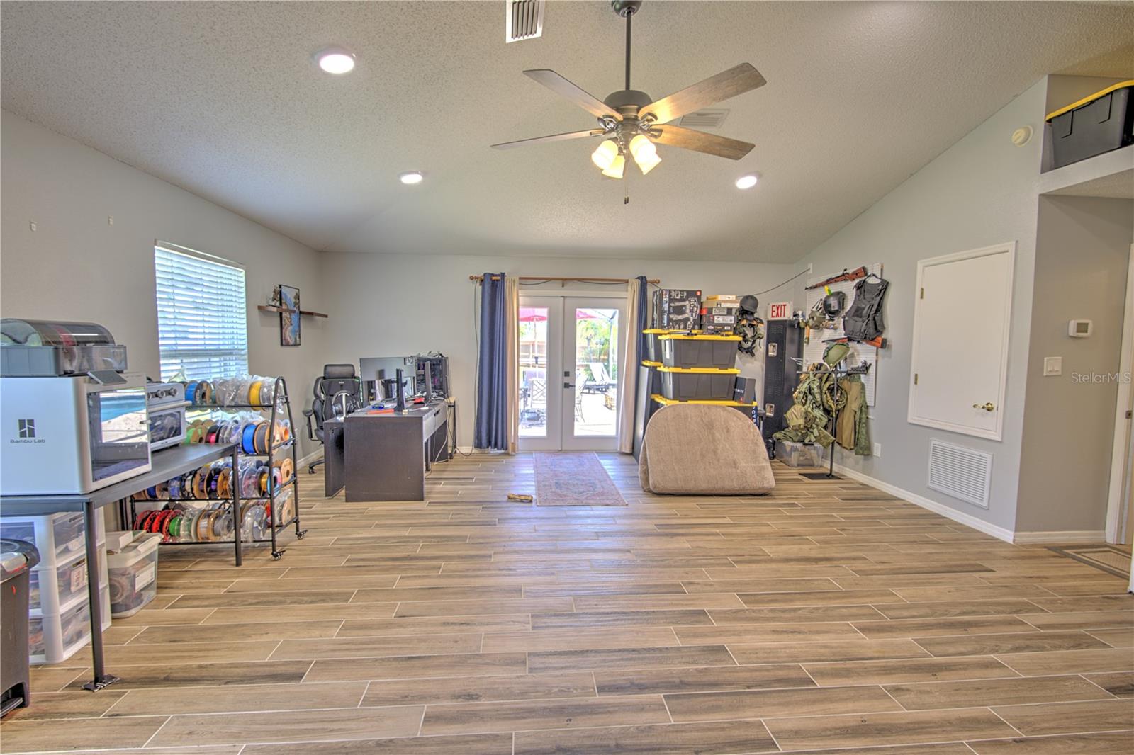 Image 23 of 53 For 2850 Babylon Court
