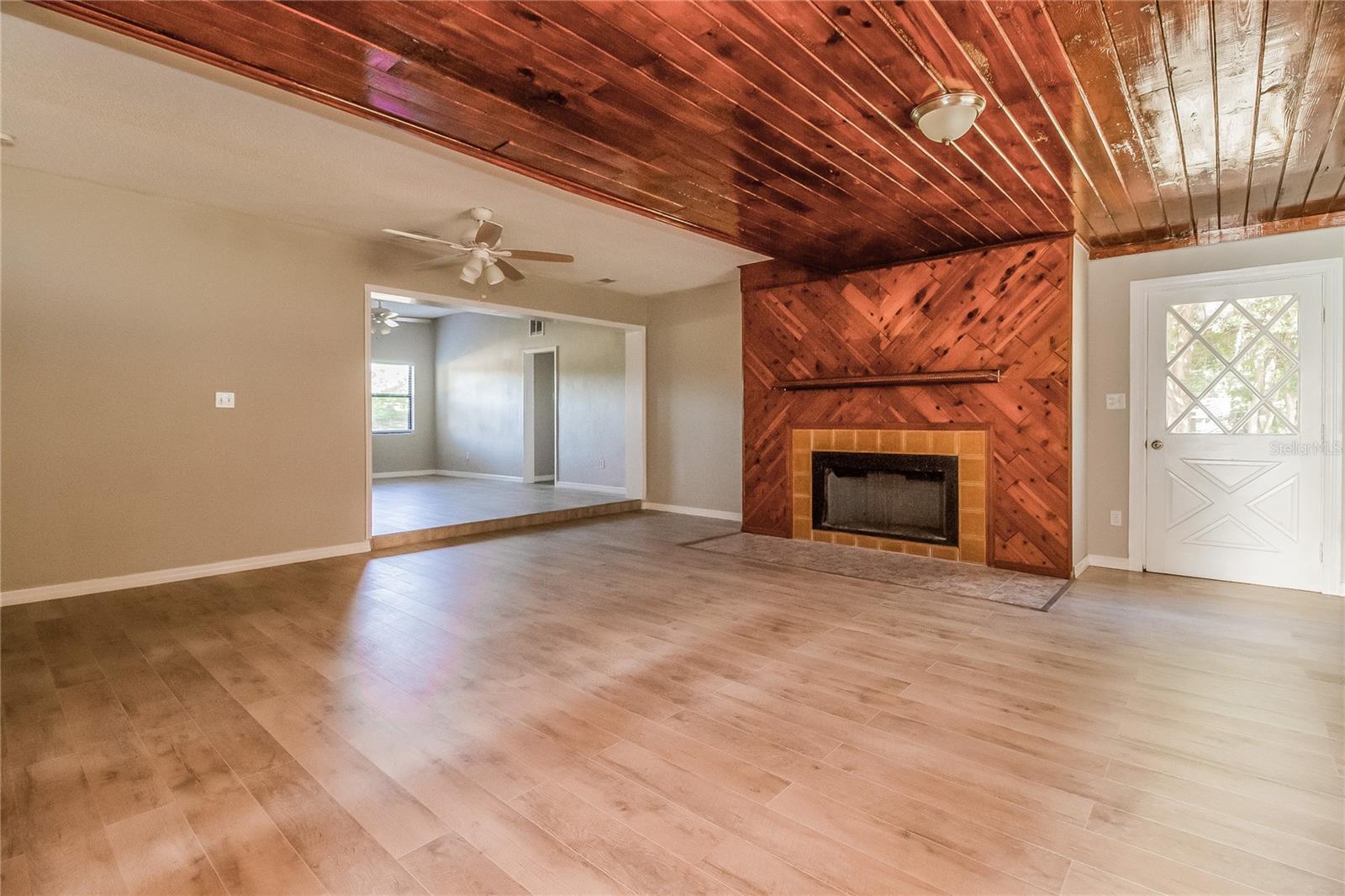 Image 4 of 16 For 579 Lake Avenue