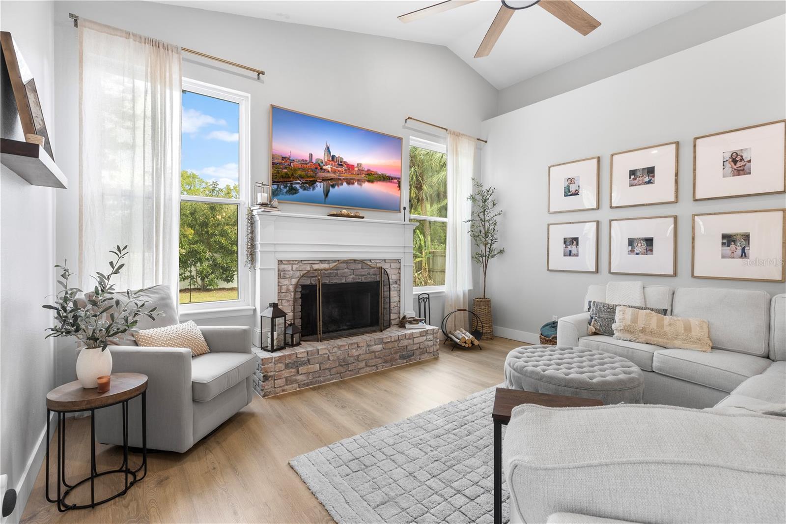 Image 15 of 37 For 1667 Spring Loop Way