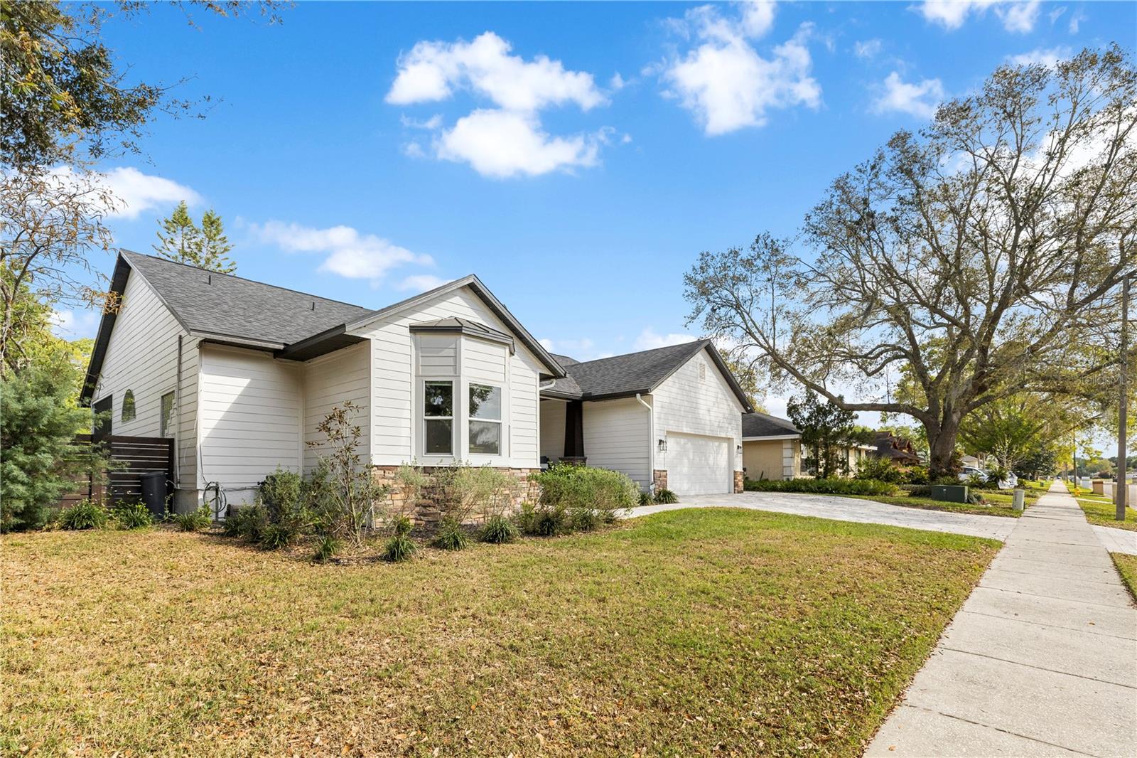 Image 29 of 37 For 1667 Spring Loop Way