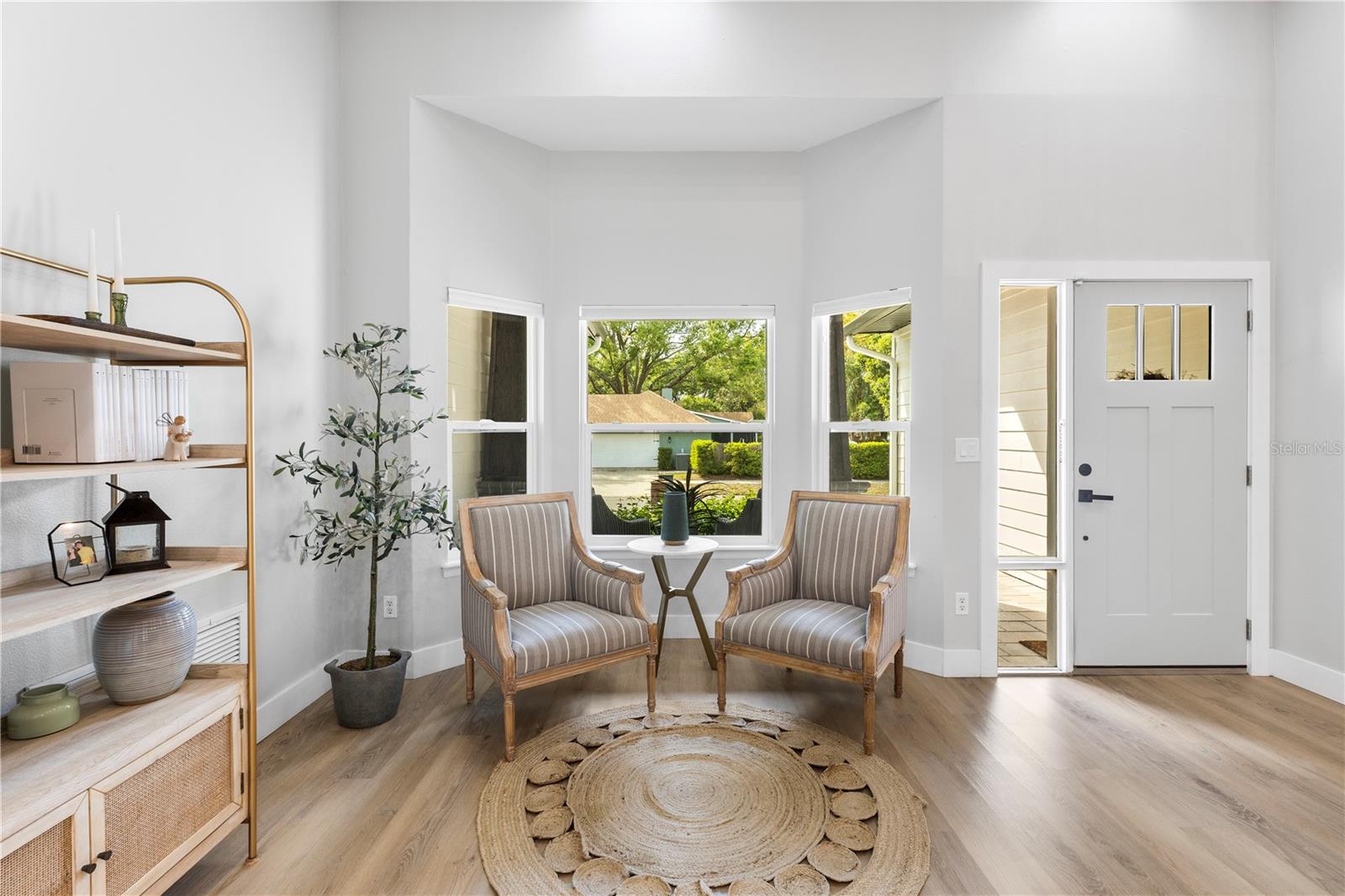 Image 3 of 37 For 1667 Spring Loop Way