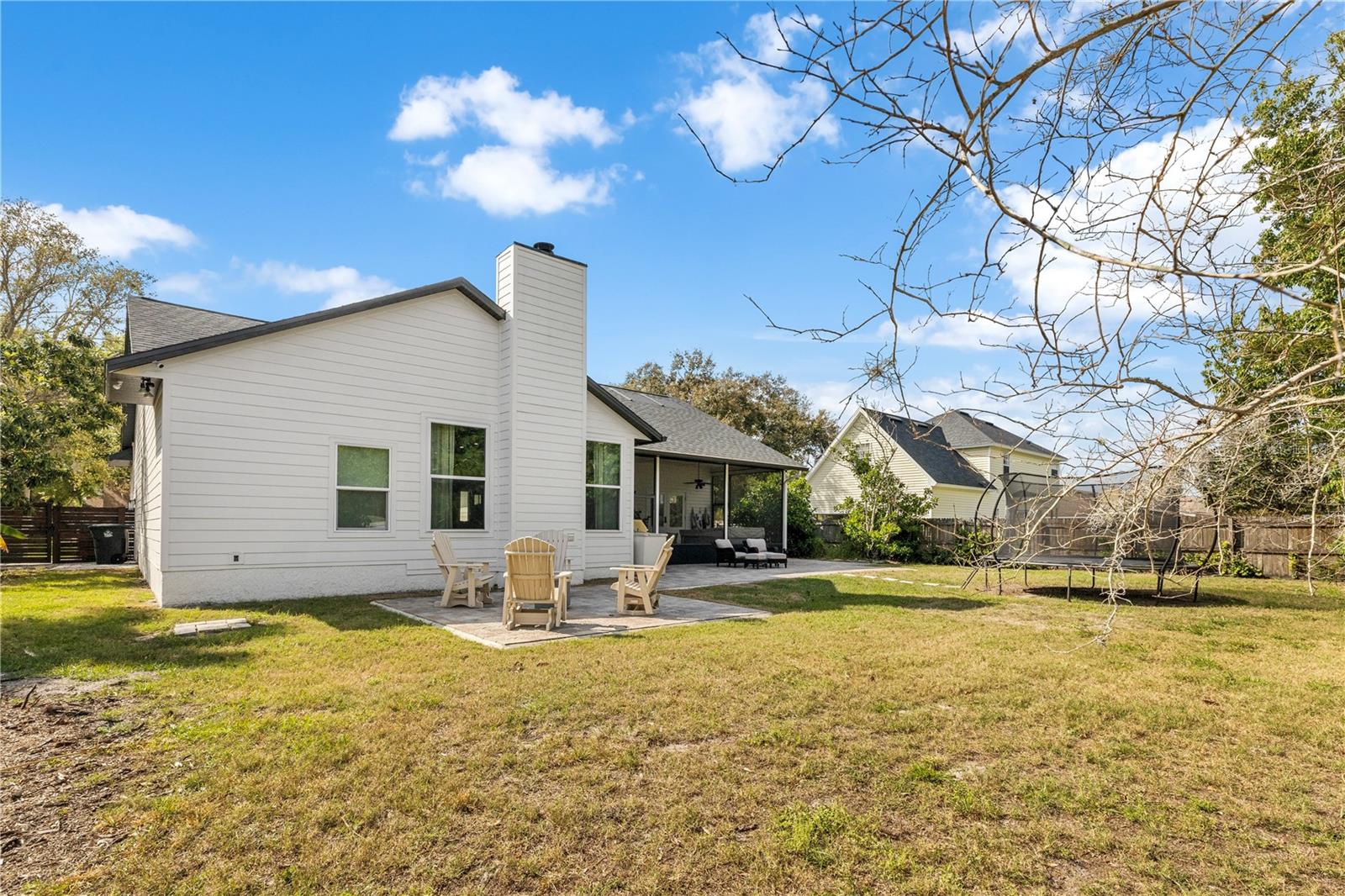 Image 32 of 37 For 1667 Spring Loop Way
