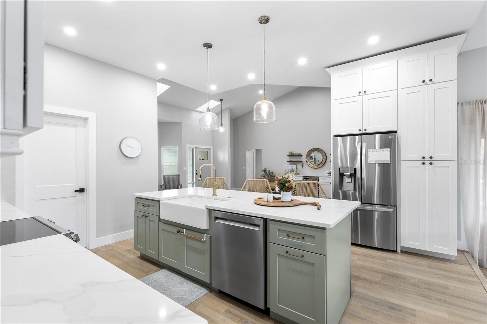 Image 9 of 37 For 1667 Spring Loop Way