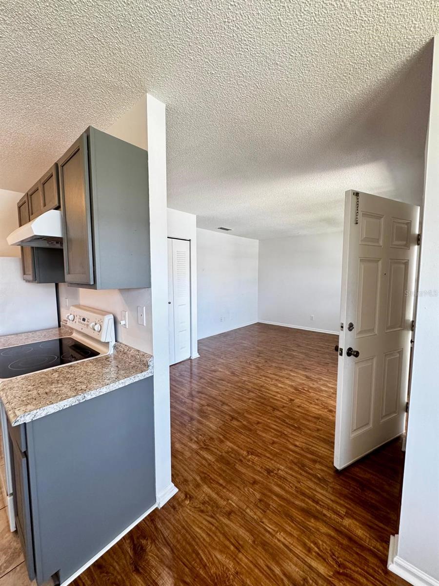 Image 10 of 55 For 840 Center Avenue 98