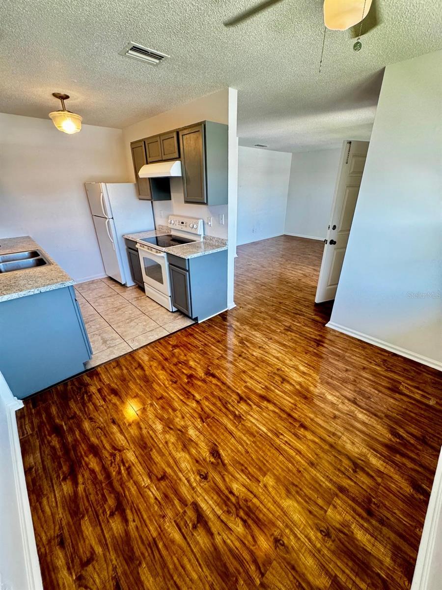Image 4 of 55 For 840 Center Avenue 98
