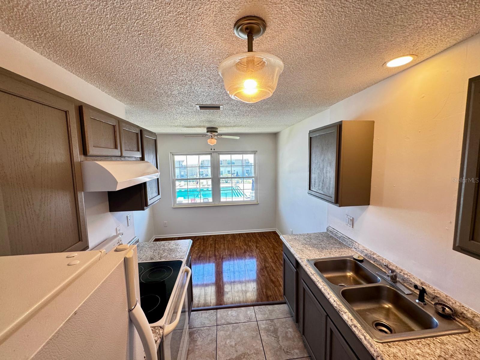 Image 7 of 55 For 840 Center Avenue 98