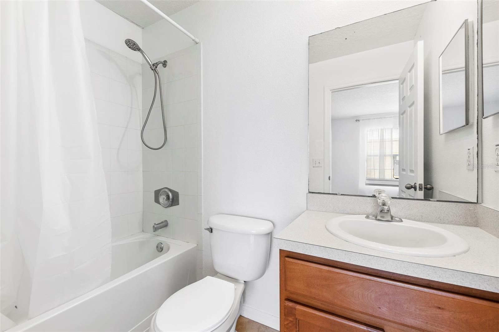 Image 15 of 28 For 725 Cresting Oak Circle 117