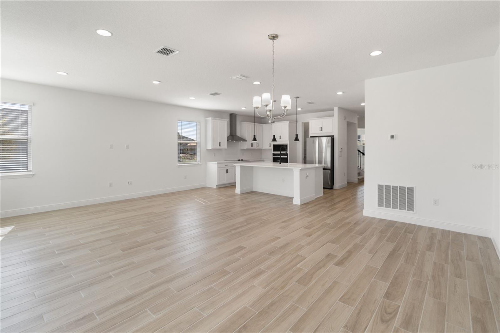 Image 10 of 32 For 14797 Milfoil Avenue
