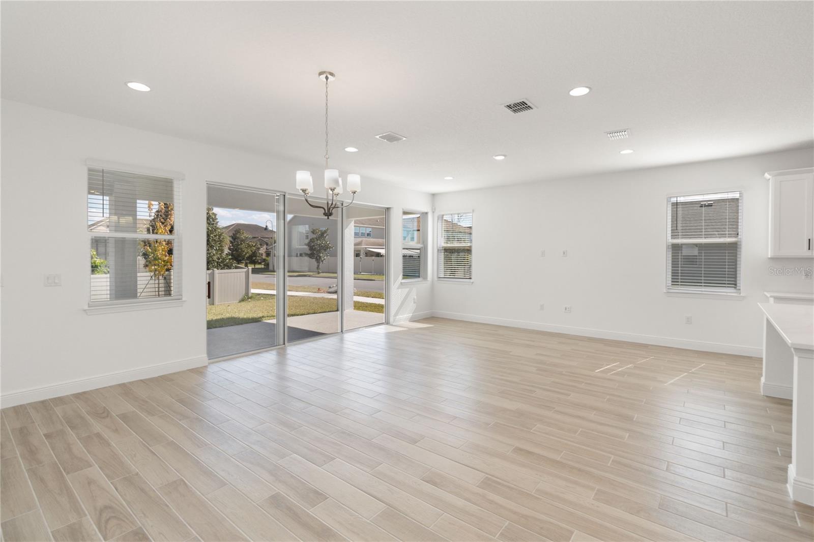 Image 11 of 32 For 14797 Milfoil Avenue