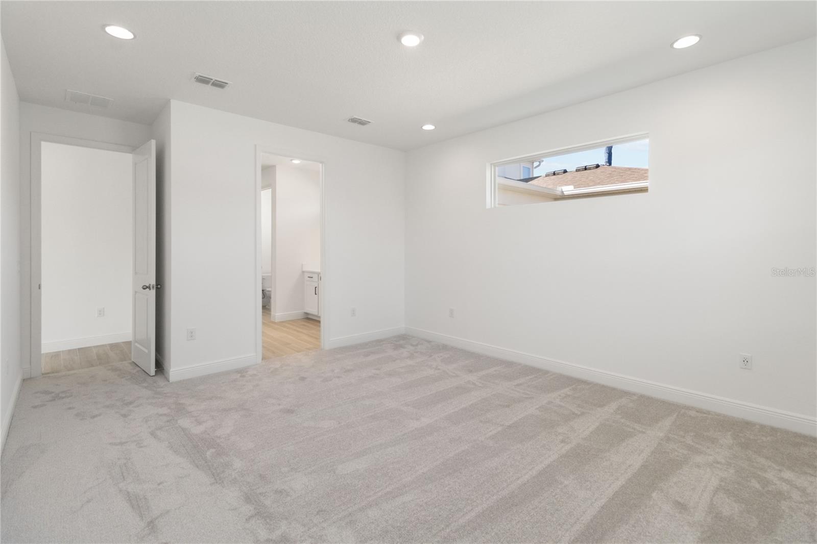 Image 14 of 32 For 14797 Milfoil Avenue