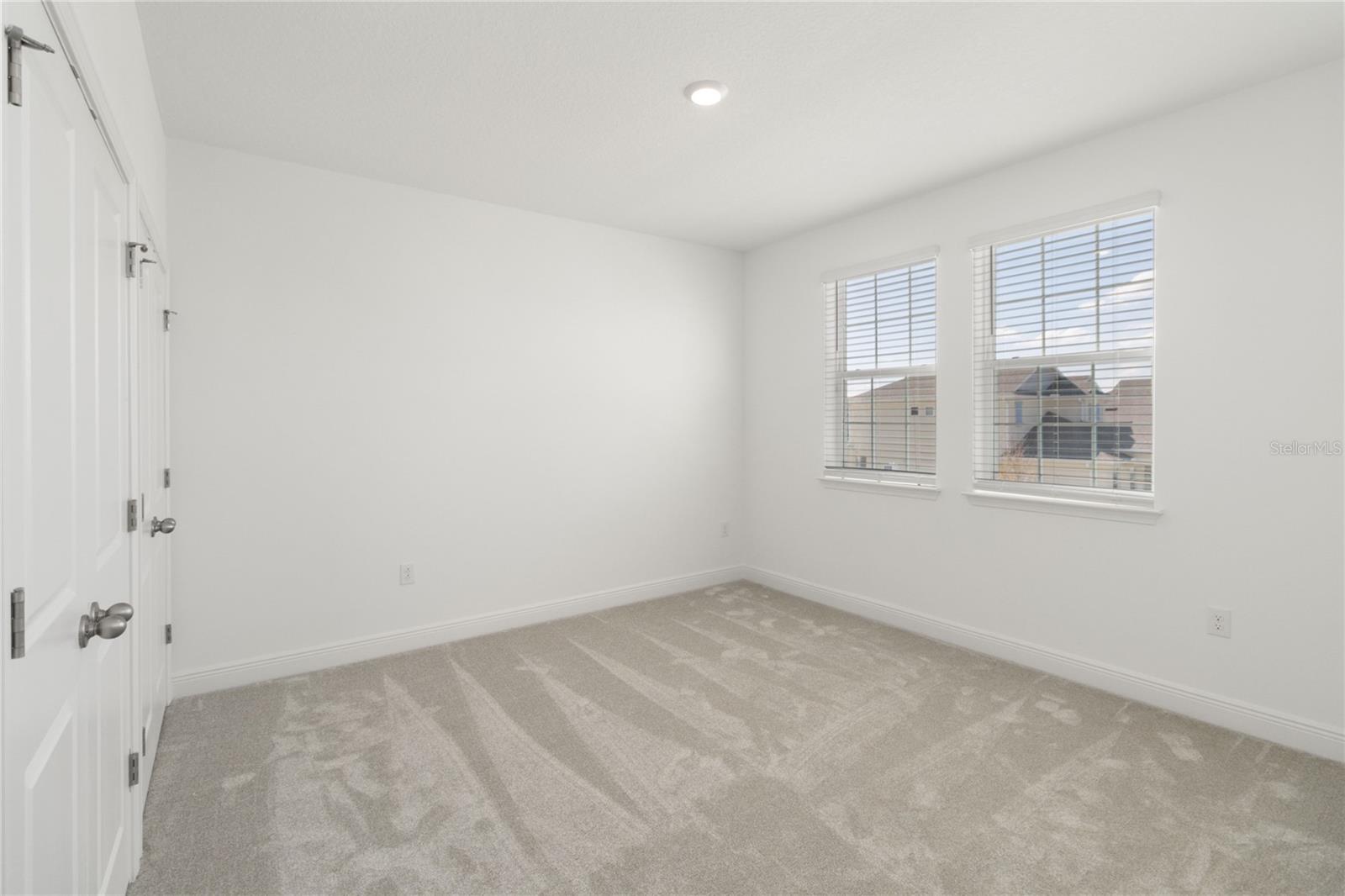 Image 19 of 32 For 14797 Milfoil Avenue