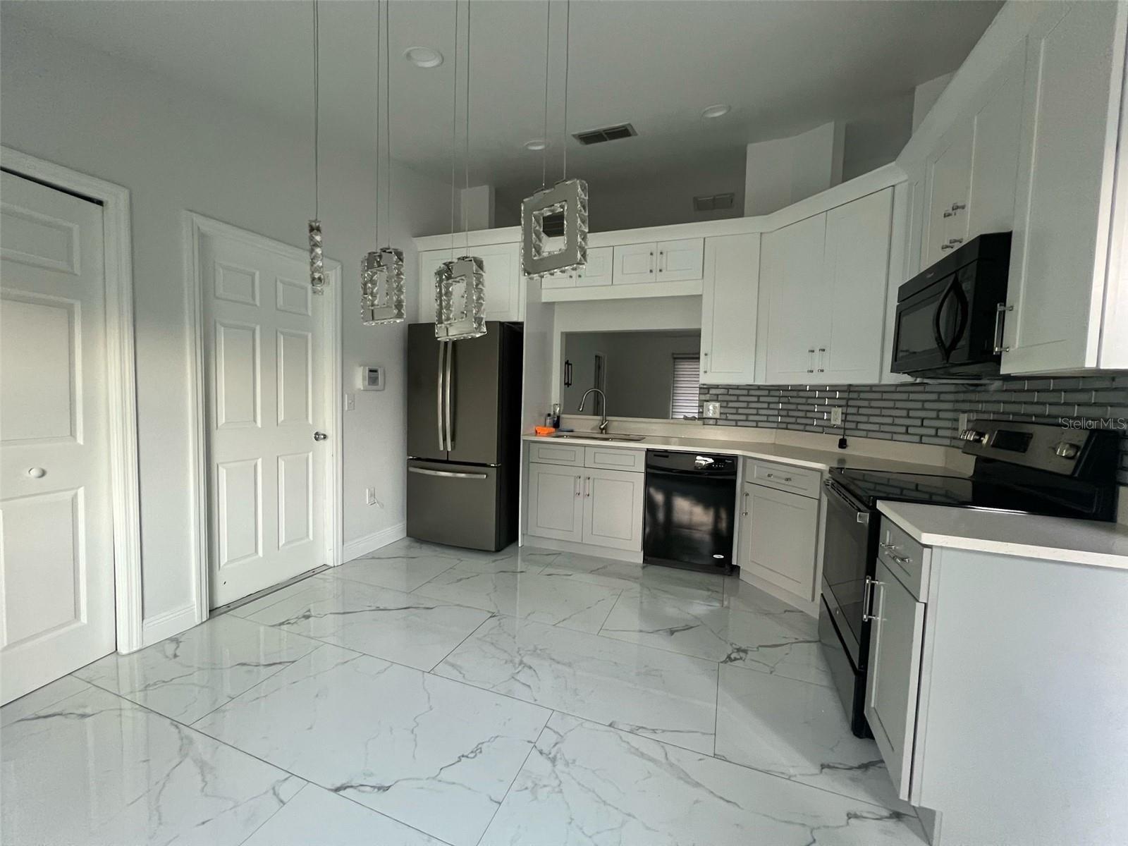 Image 6 of 19 For 920 Kingfisher Drive