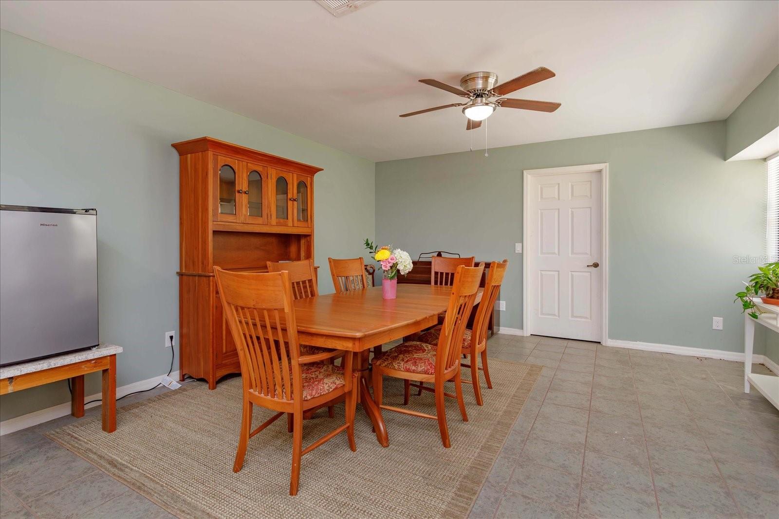 Image 14 of 28 For 7254 Della Drive