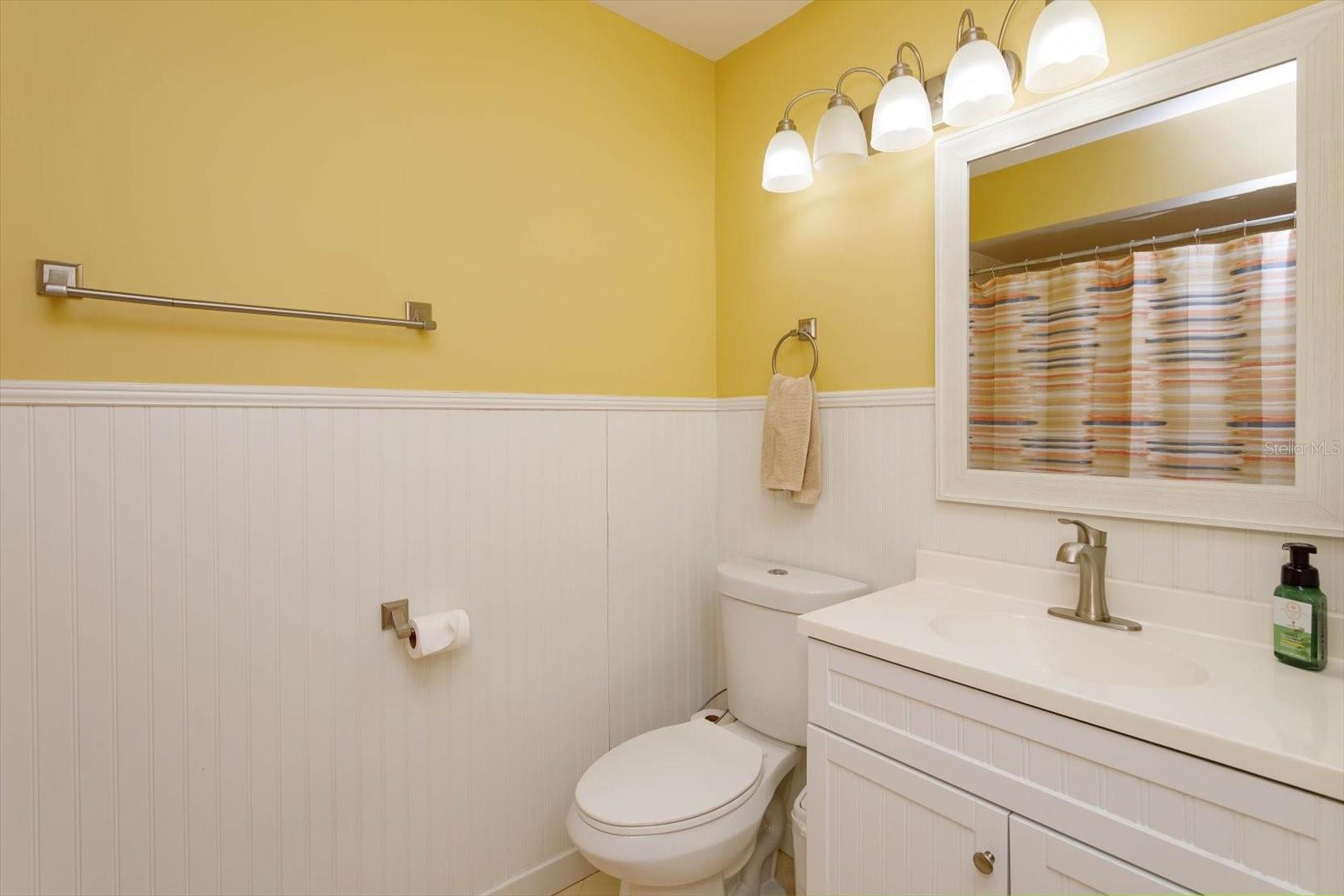 Image 21 of 28 For 7254 Della Drive