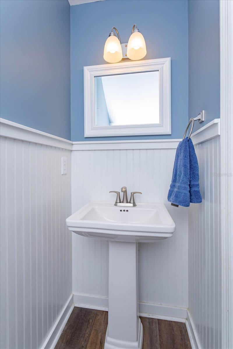 Image 23 of 28 For 7254 Della Drive