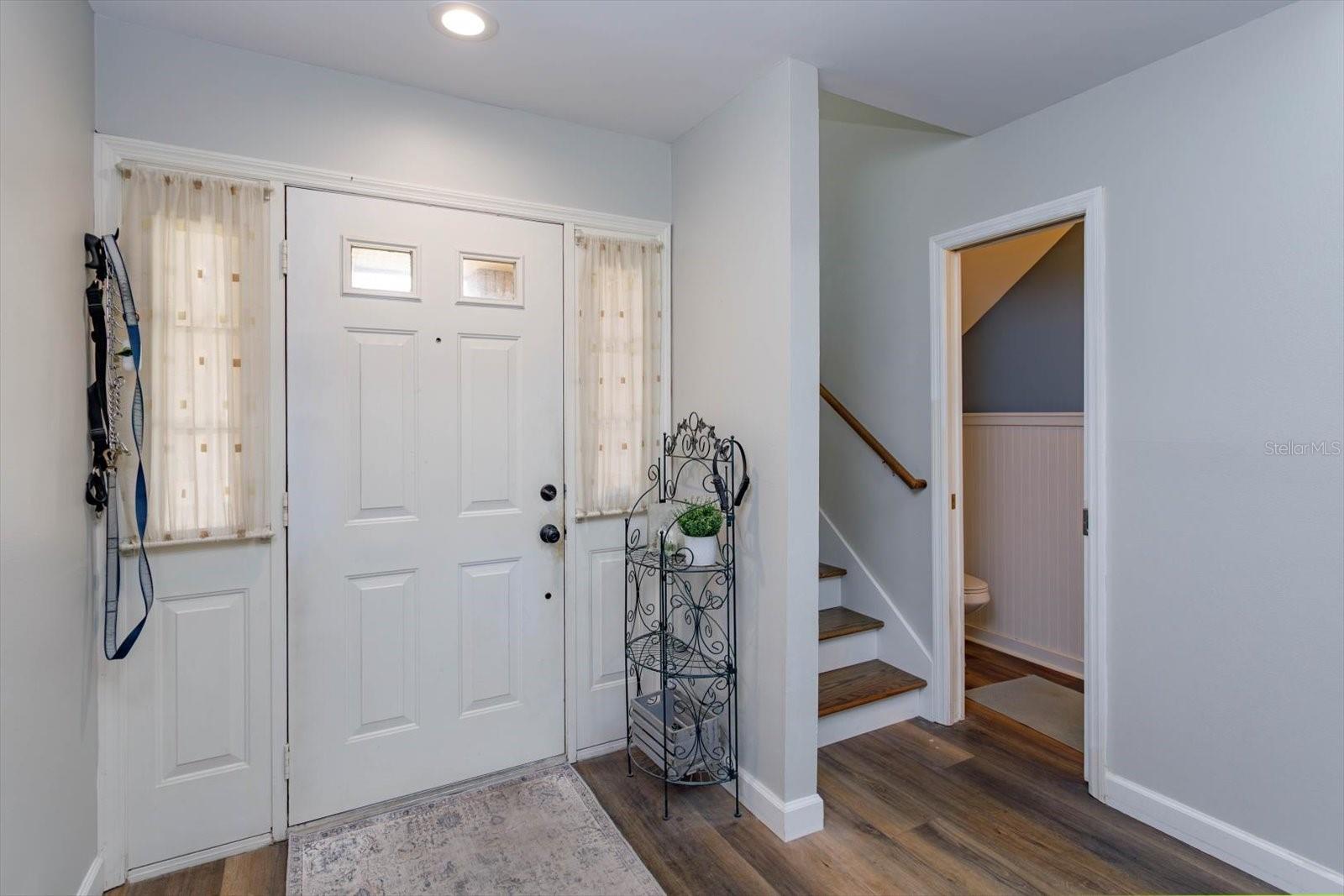 Image 4 of 28 For 7254 Della Drive