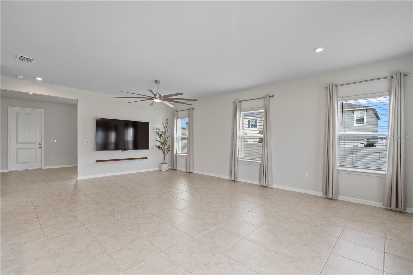 Image 11 of 48 For 1616 Eucalyptus Way
