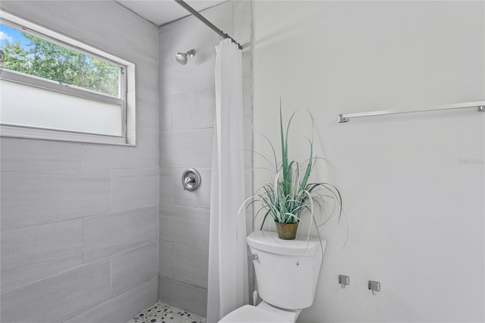 Image 32 of 71 For 30643 Tremont Drive