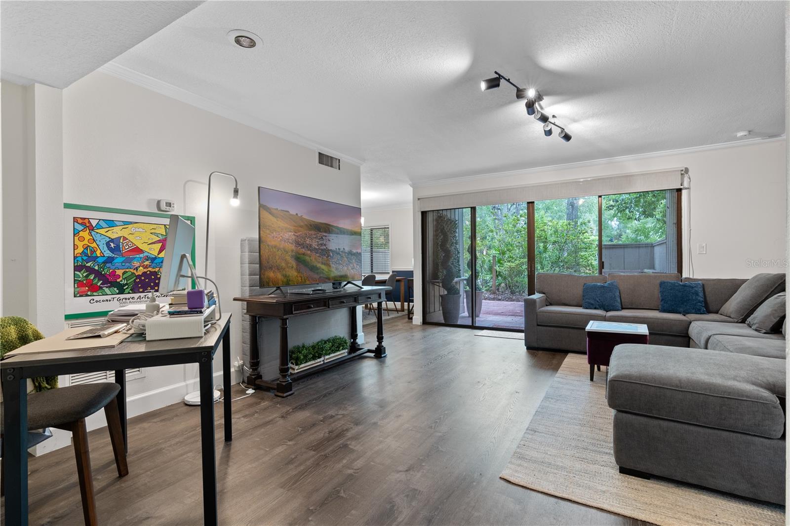 Image 6 of 57 For 111 Crown Oaks Way 101