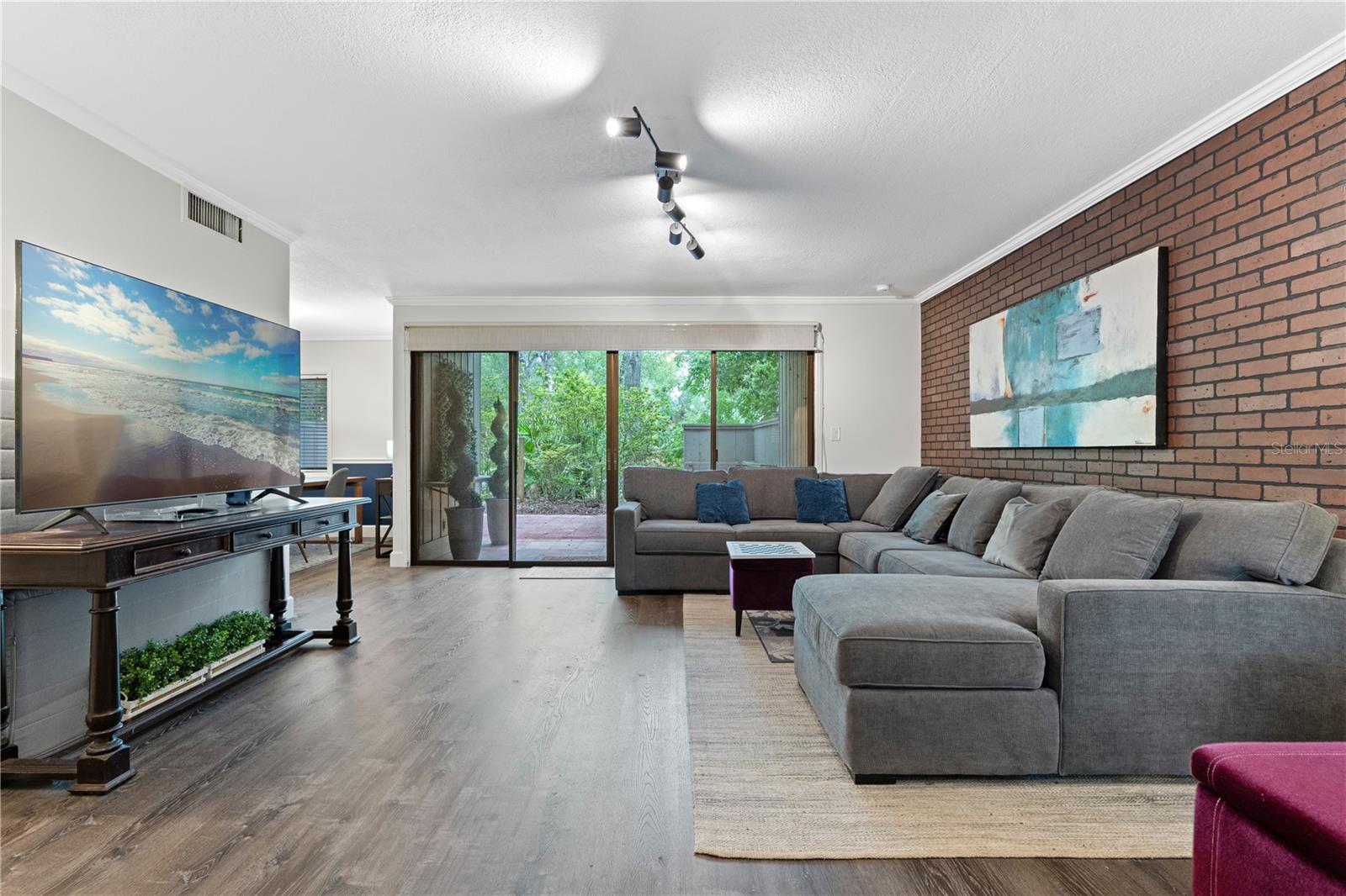 Image 7 of 57 For 111 Crown Oaks Way 101