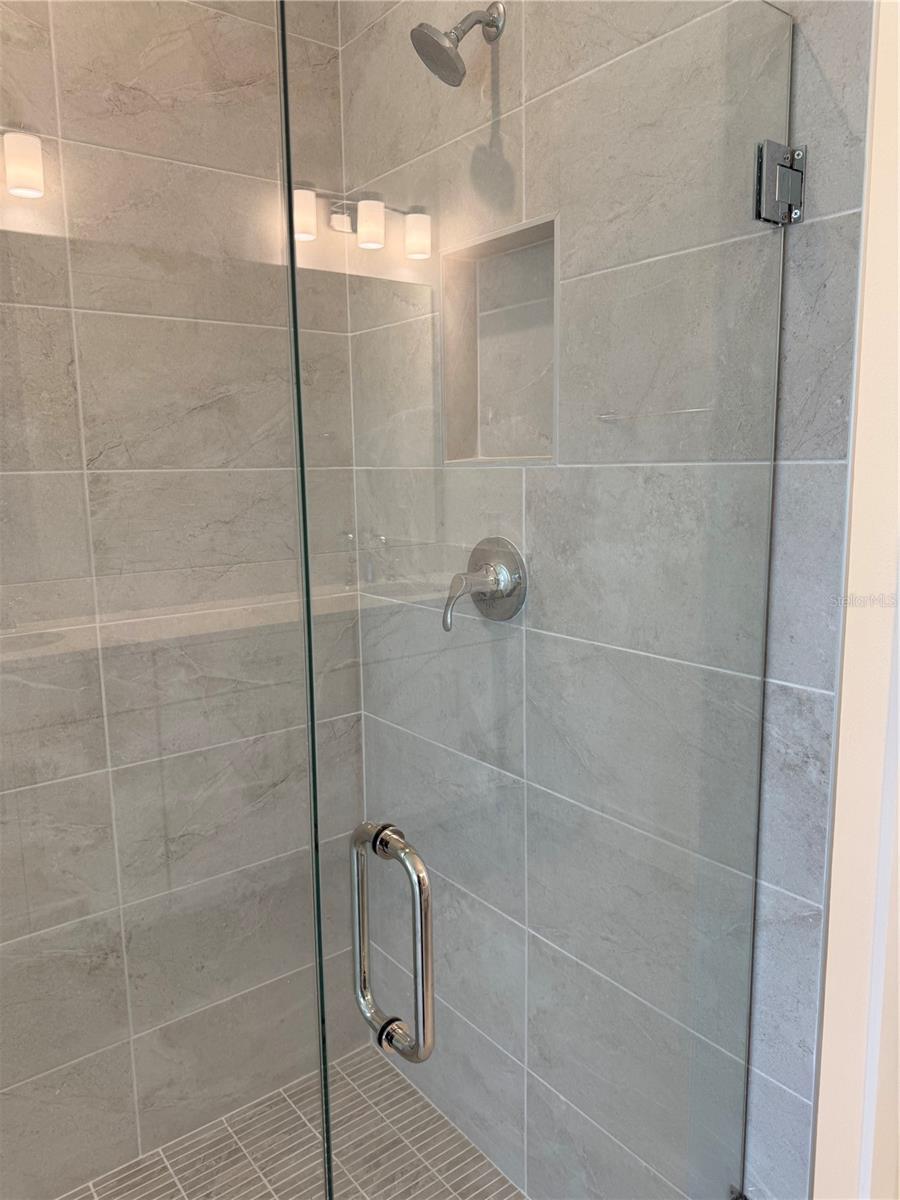 Image 12 of 23 For 1016 Gloryland Court