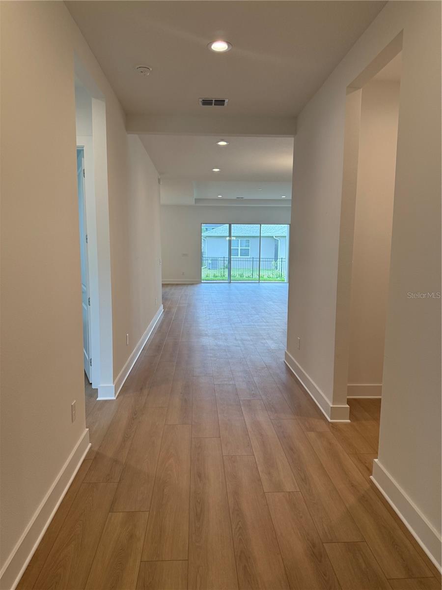 Image 5 of 23 For 1016 Gloryland Court