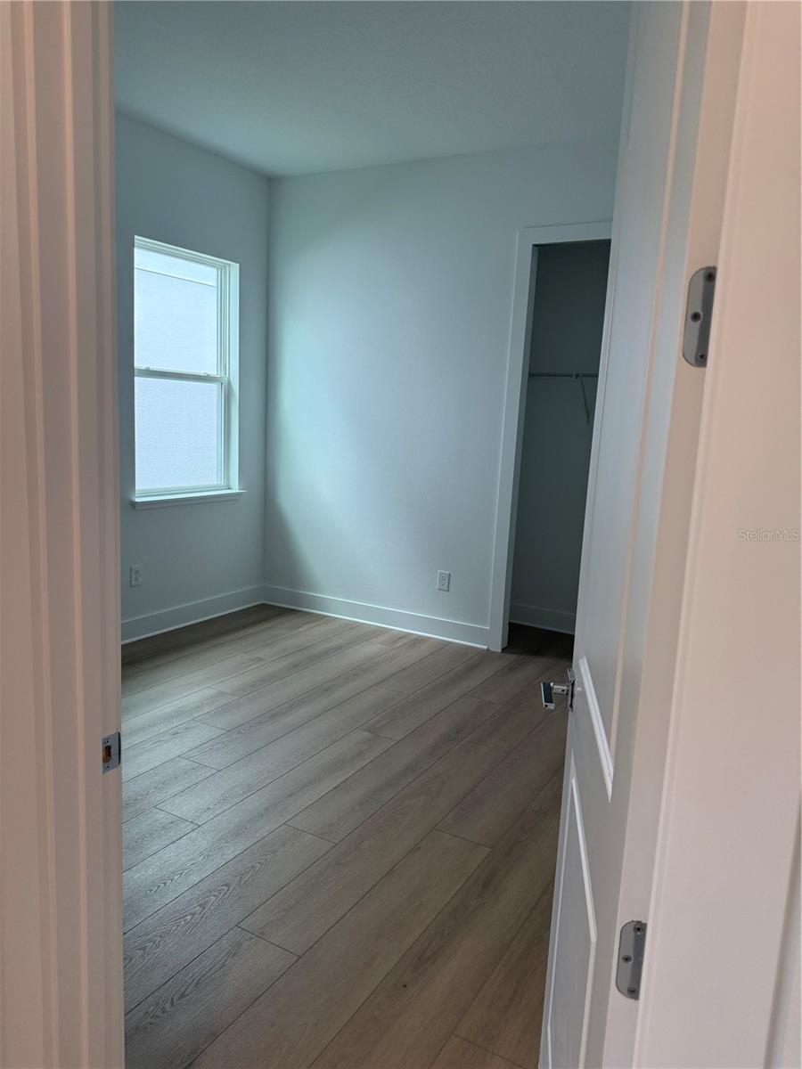 Image 6 of 23 For 1016 Gloryland Court