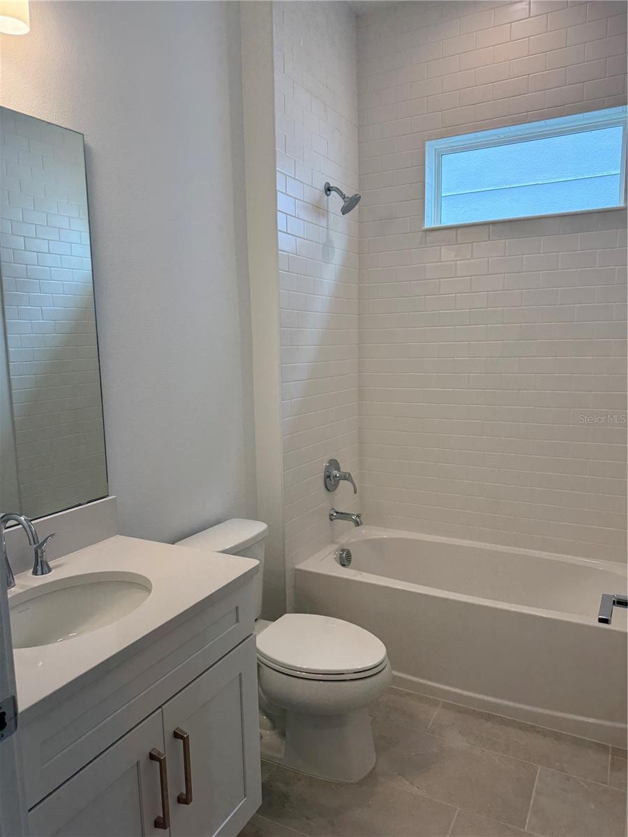 Image 7 of 23 For 1016 Gloryland Court