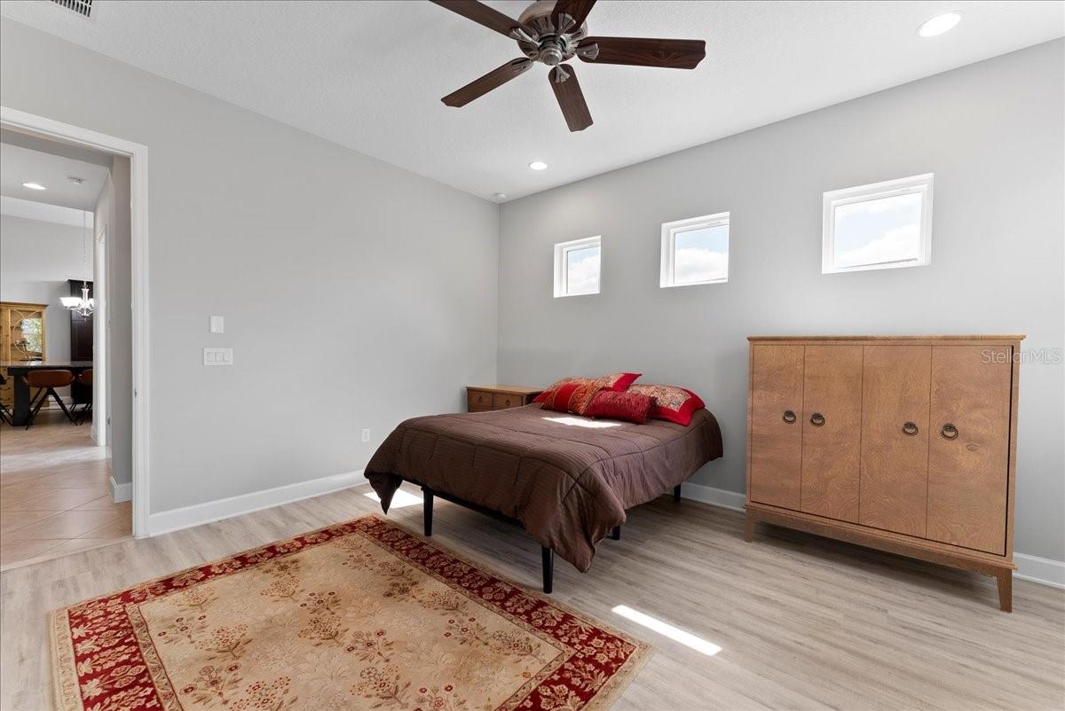 Image 31 of 43 For 13865 Granger Avenue