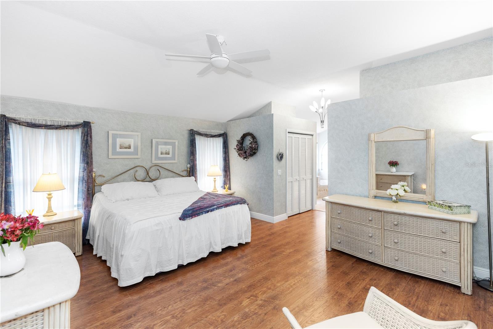 Image 12 of 34 For 603 Yorkshire Drive