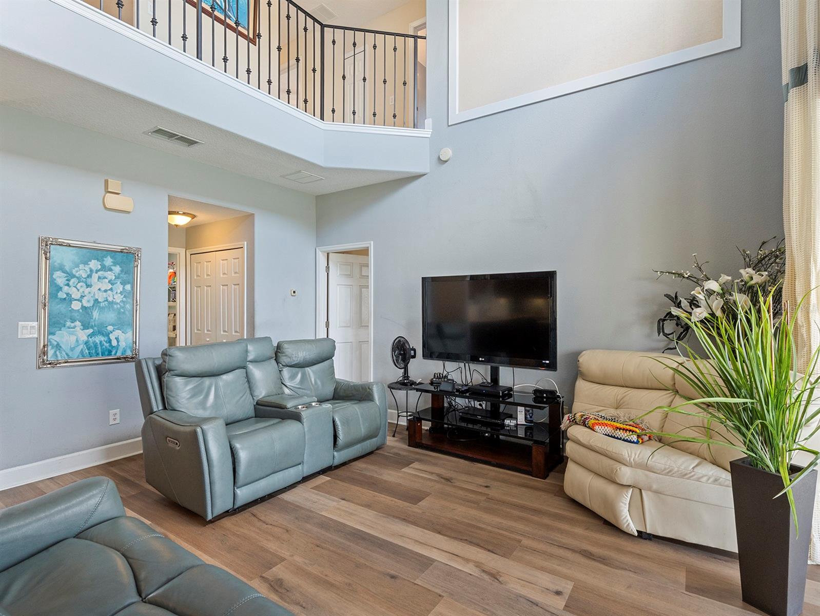 Image 12 of 59 For 2803 Boating Boulevard