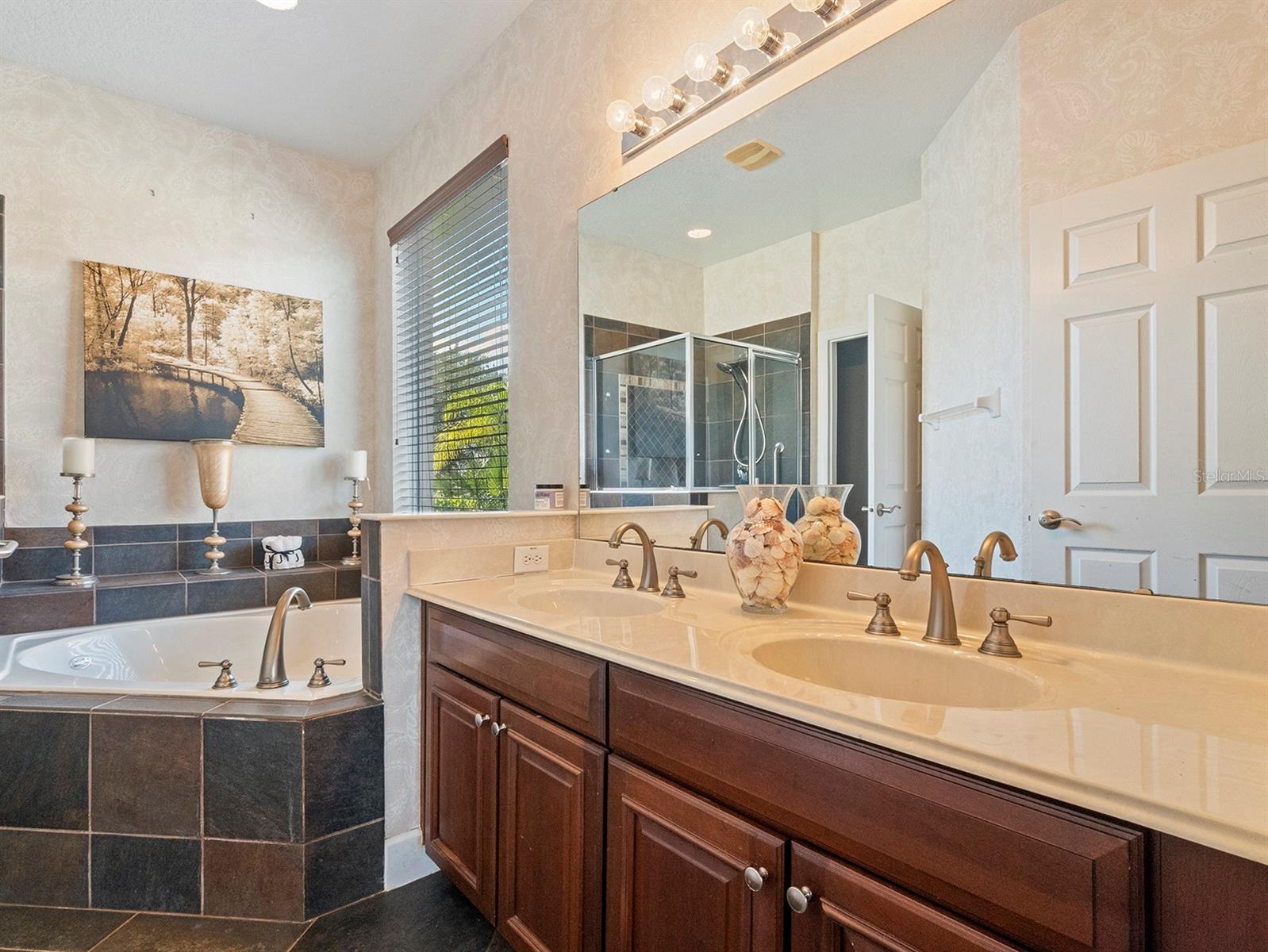 Image 22 of 59 For 2803 Boating Boulevard