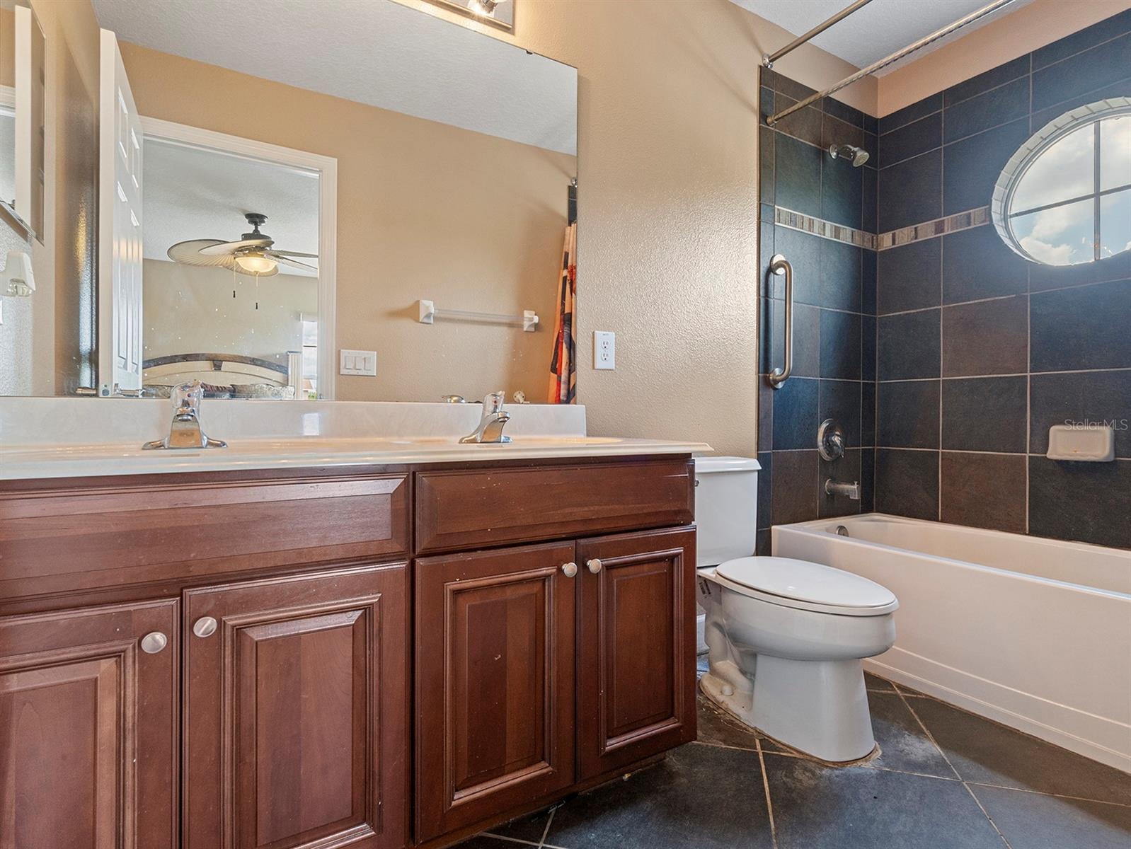Image 36 of 59 For 2803 Boating Boulevard