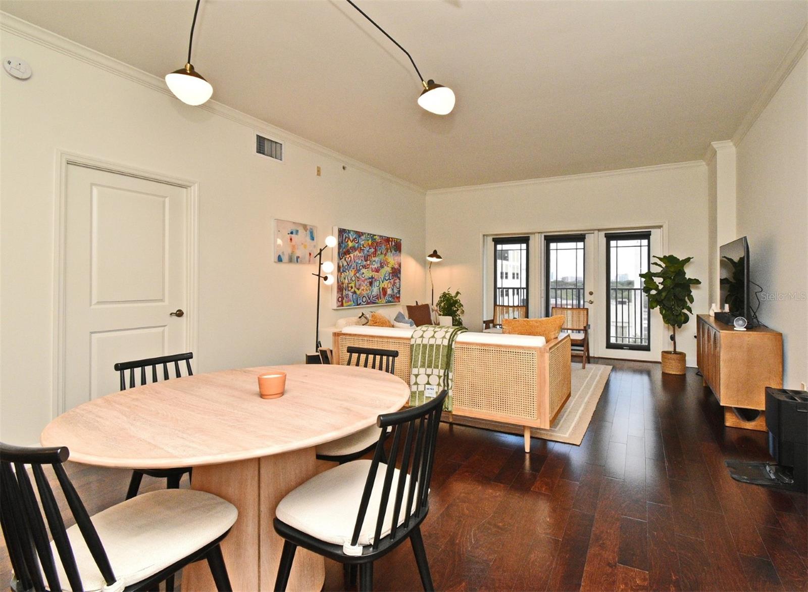 Image 19 of 29 For 2305 Edgewater Drive 1604
