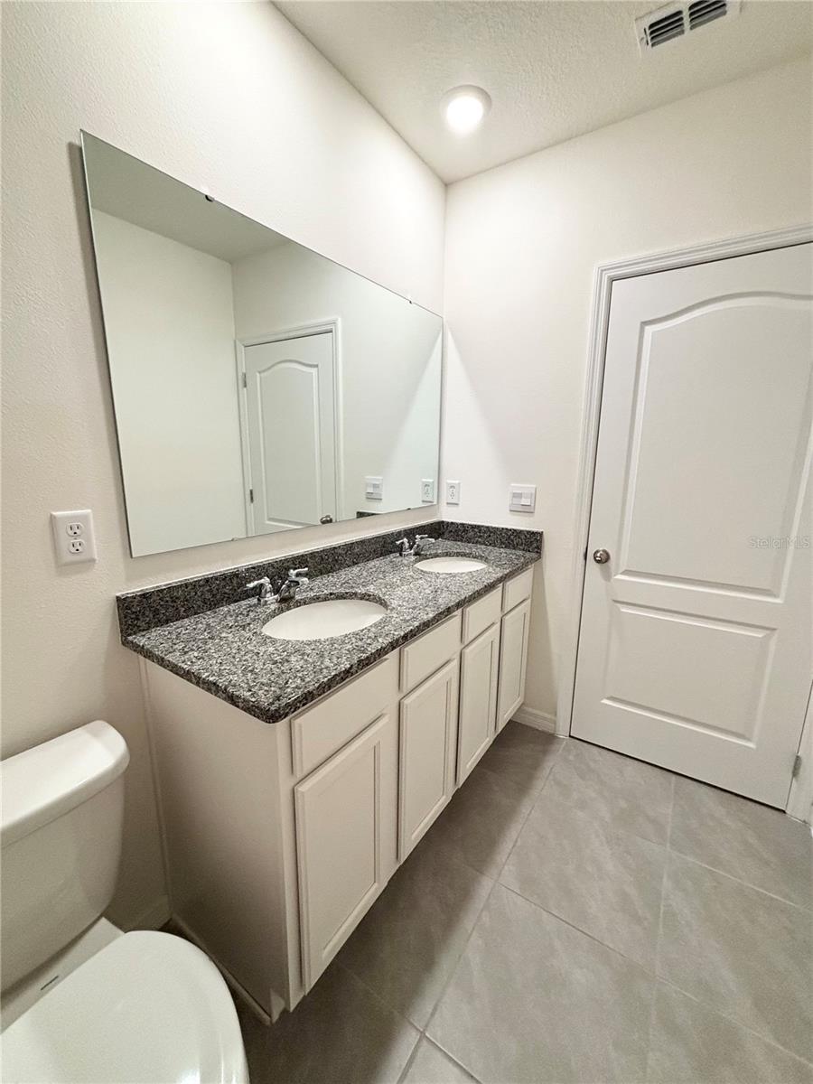 Image 11 of 16 For 5168 Greenheart Avenue