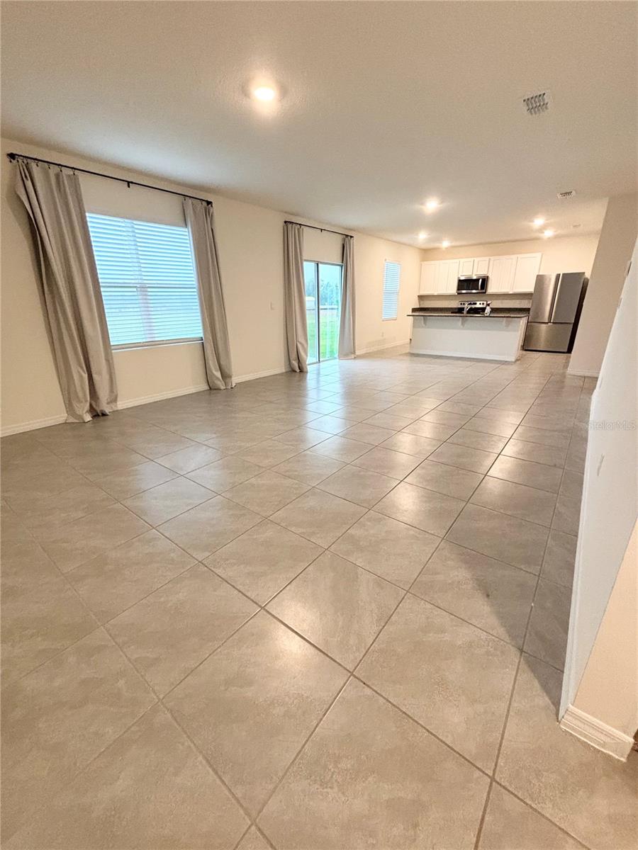 Image 3 of 16 For 5168 Greenheart Avenue