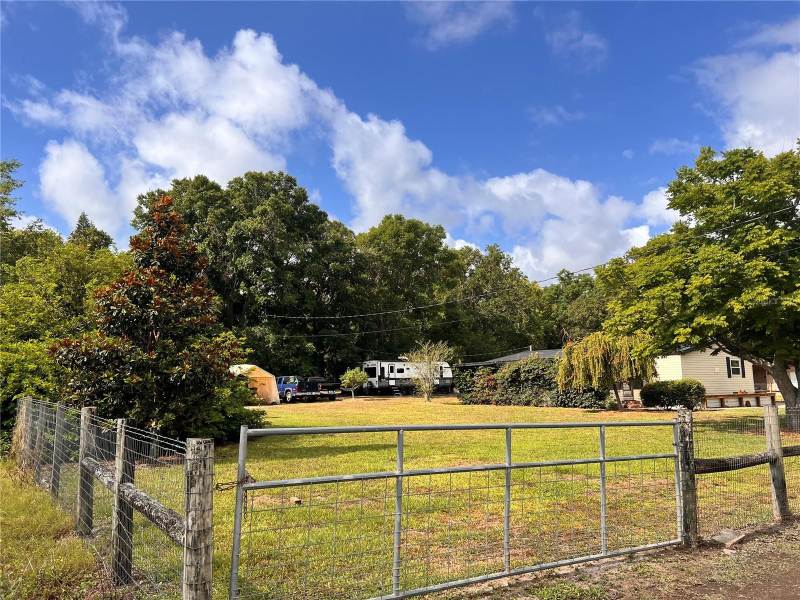 Image 4 of 59 For 13700 Woodland Drive