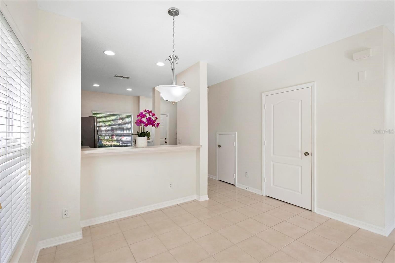 Image 11 of 36 For 3434 Wilshire Way Road 191