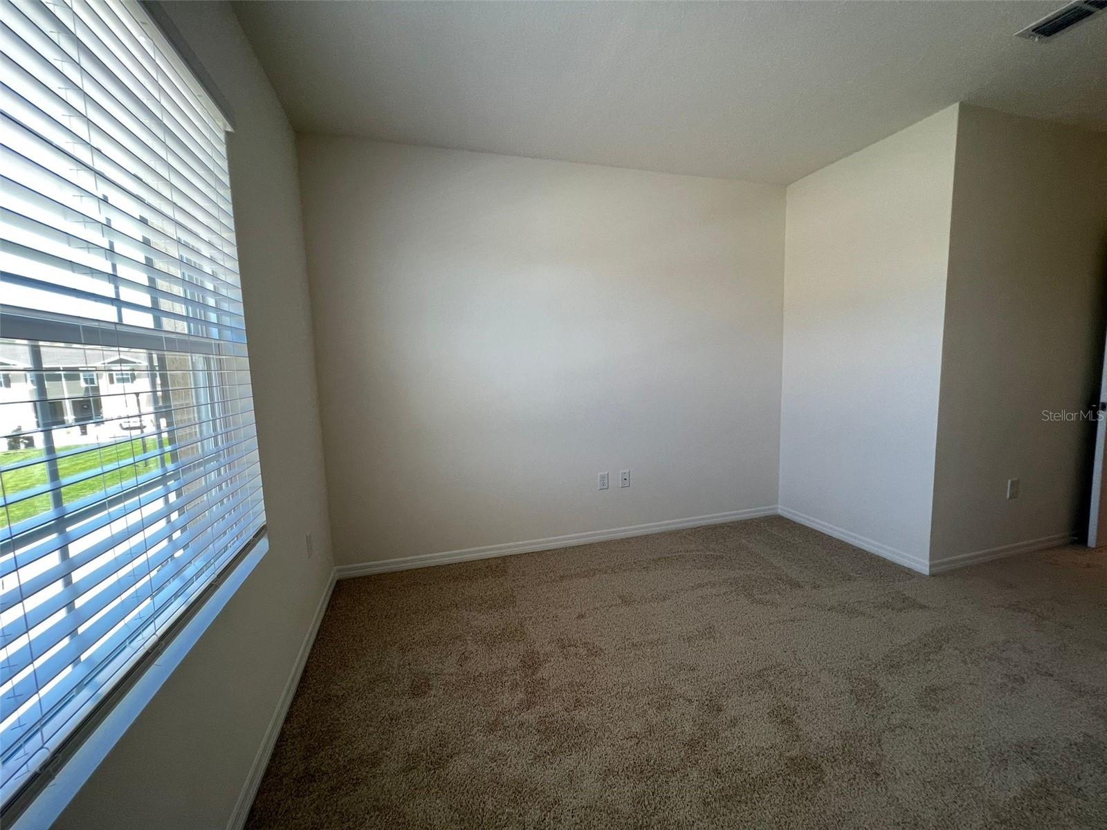 Image 11 of 22 For 1065 Blue Jay Drive