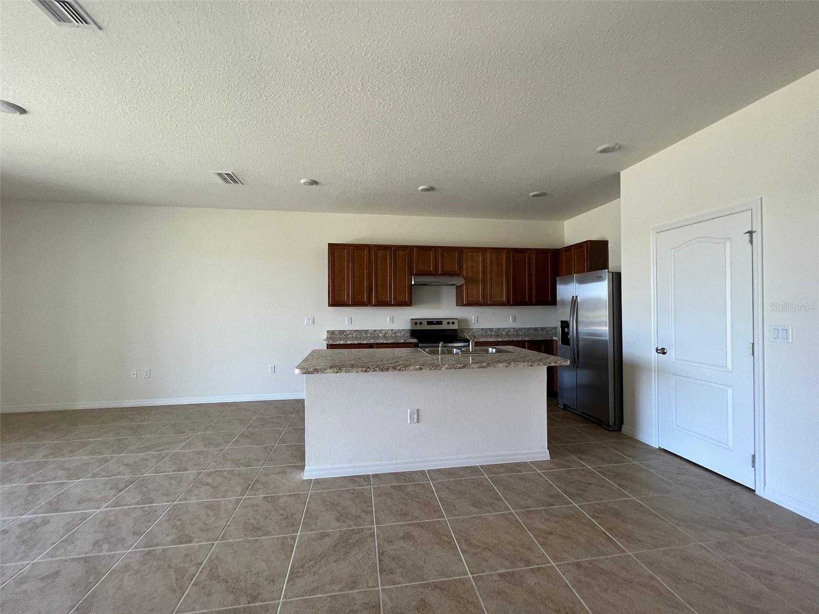 Image 7 of 22 For 1065 Blue Jay Drive