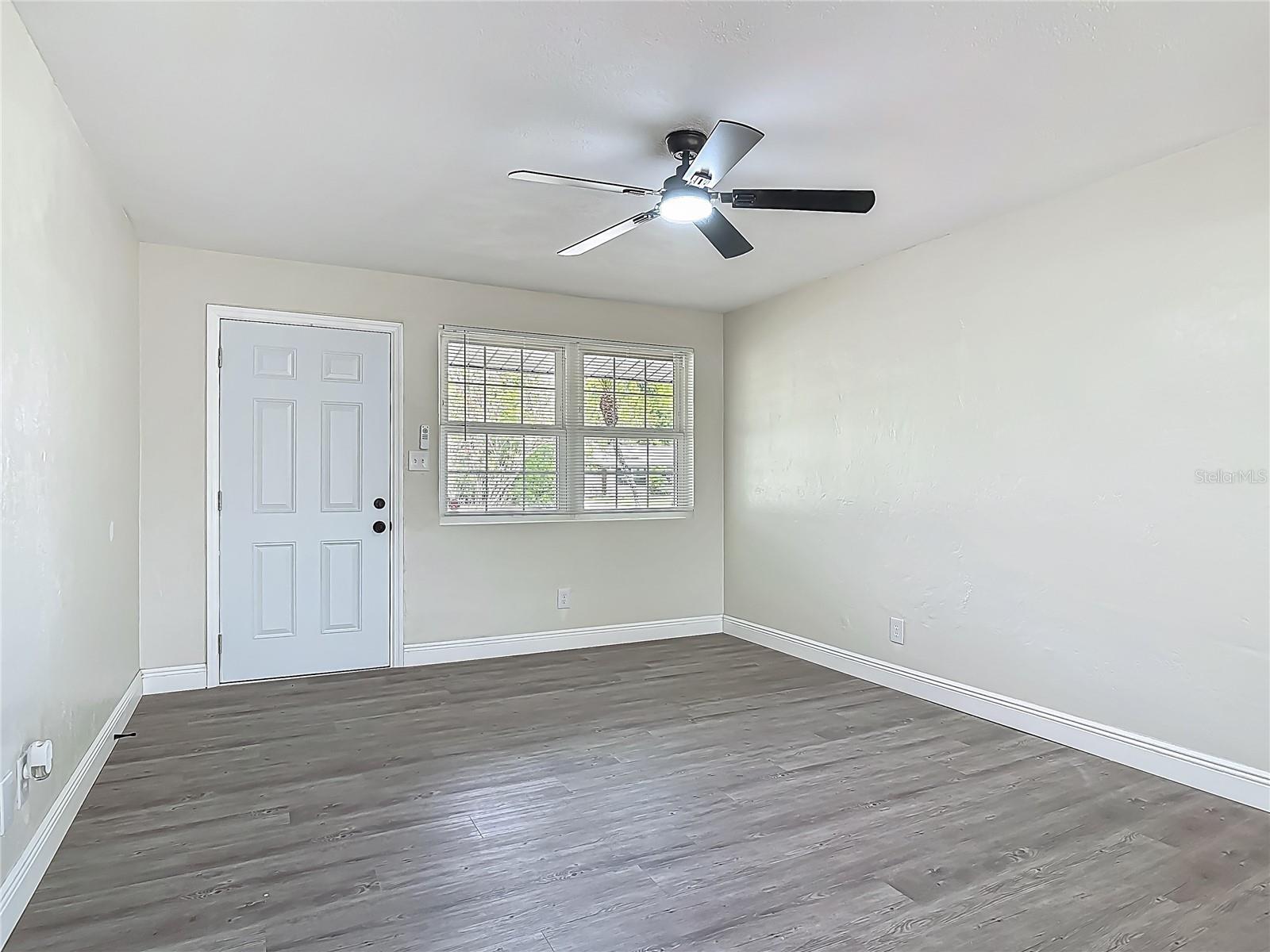 Image 14 of 55 For 1298 Scottsdale Drive