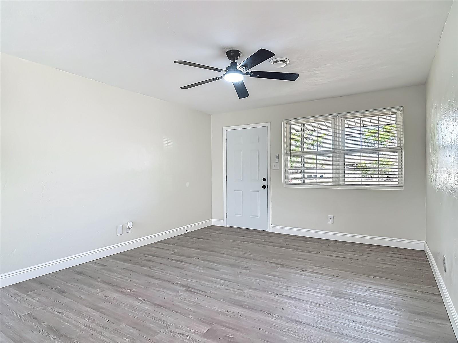 Image 15 of 55 For 1298 Scottsdale Drive